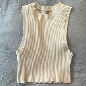 Aritzia Wilfred Crop Top size Small in White
